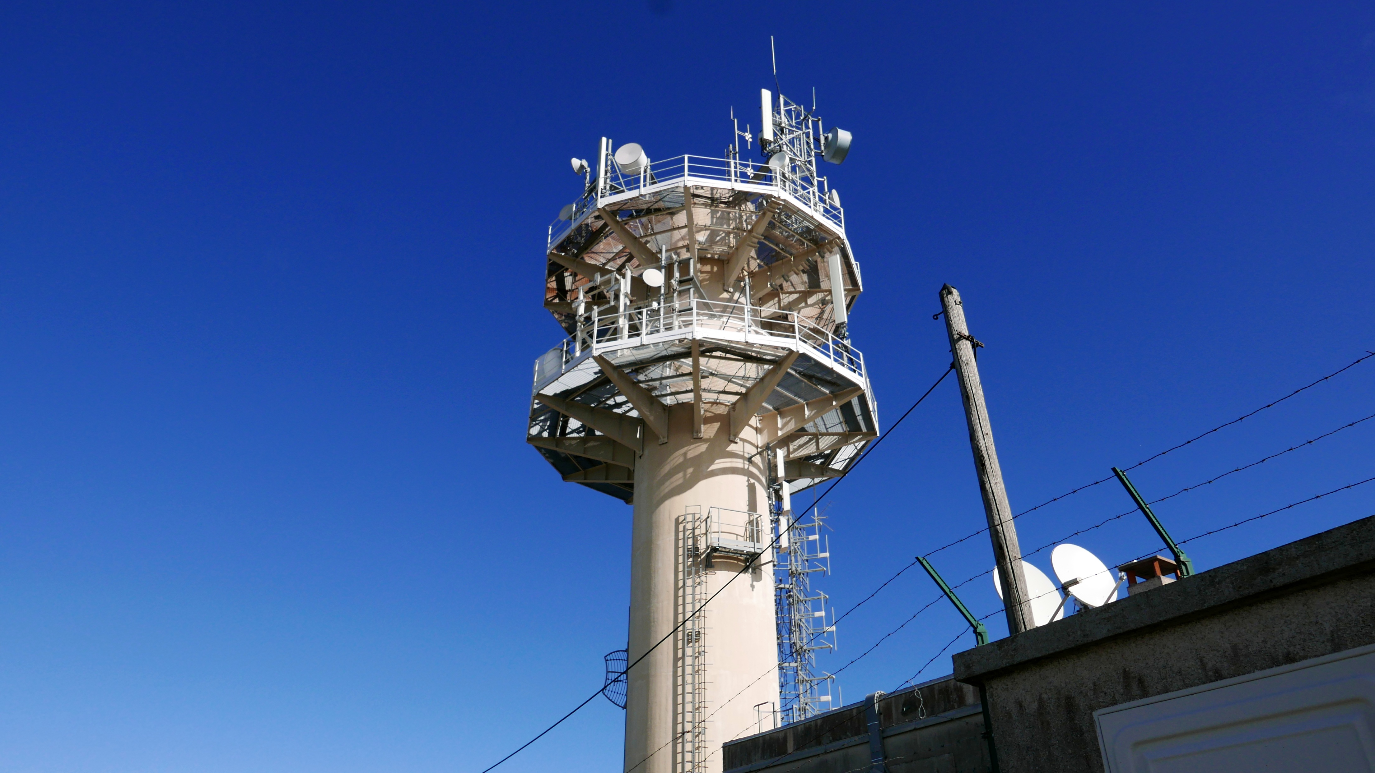 Hz tower